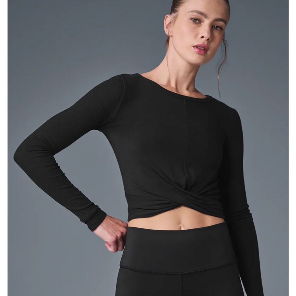 Alo yoga cover long sleeve top black size M
